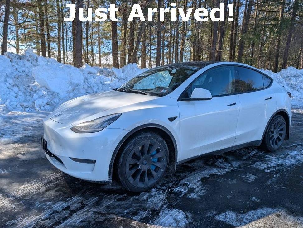 TESLA MODEL Y 2022 7SAYGAEE9NF395347 image